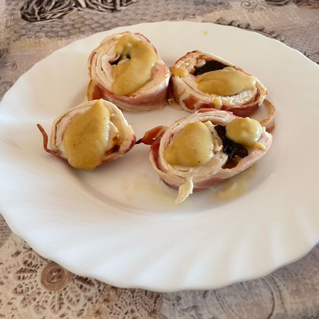 Receta: Redondo de pollo relleno con salsa cebolla (Thermomix)