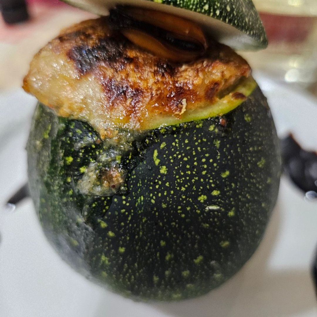 Receta: Calabacín relleno de crema de mejillones y gambas